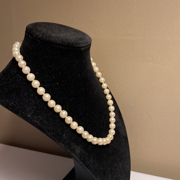 Faux Pearl Necklace - Picture 2 of 5